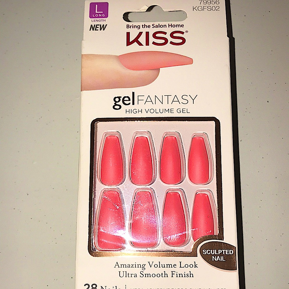 KISS Gel Fantasy Sculpted Matte Press On Nails